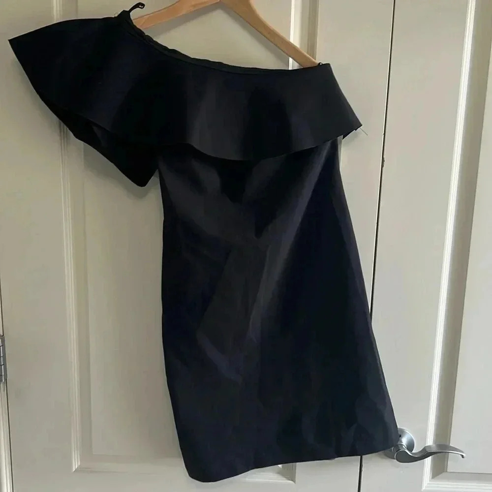 Alexia Admor one shoulder dress